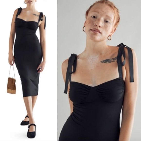 Reformation Dresses & Skirts - Reformation Zora Bodycon Midi Dress Black Size XL